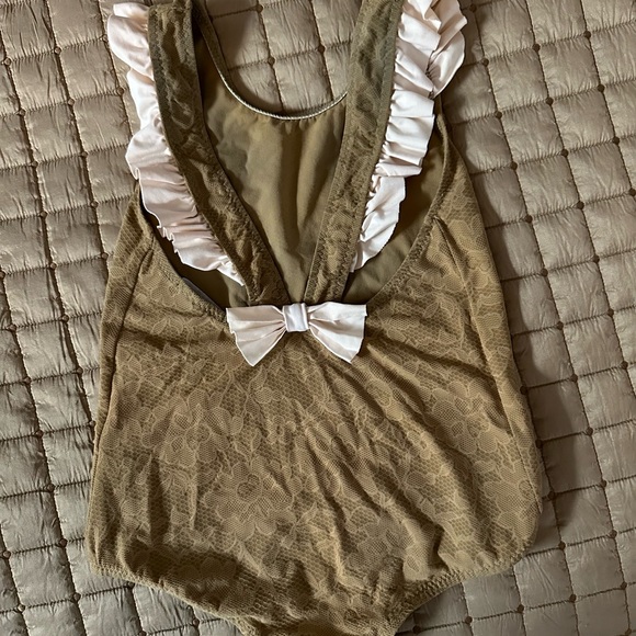 Eberjey Khaki Green Girls Swimsuit Size 8. Lace pattern  In excellent condition - Picture 5 of 8